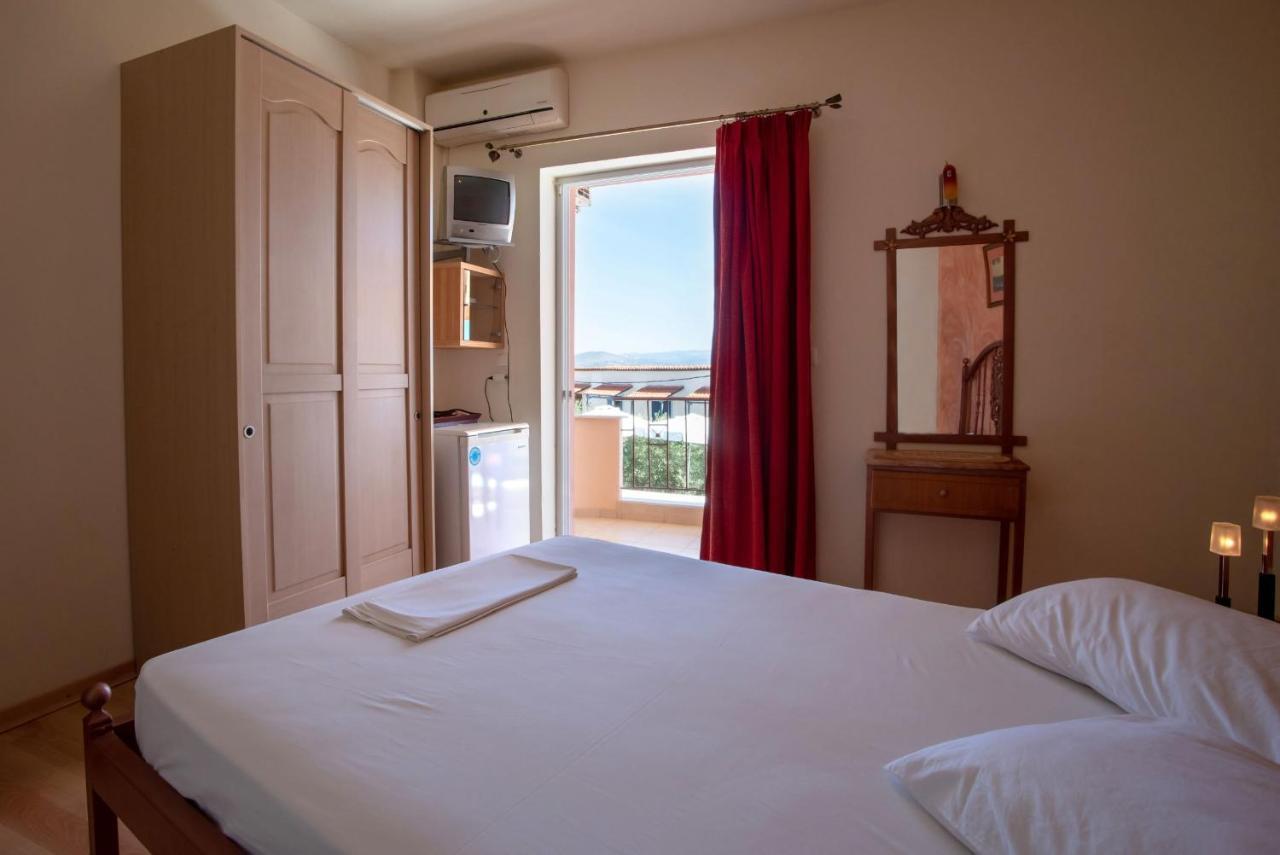 Kleoni Club Apartments Tolón Dış mekan fotoğraf