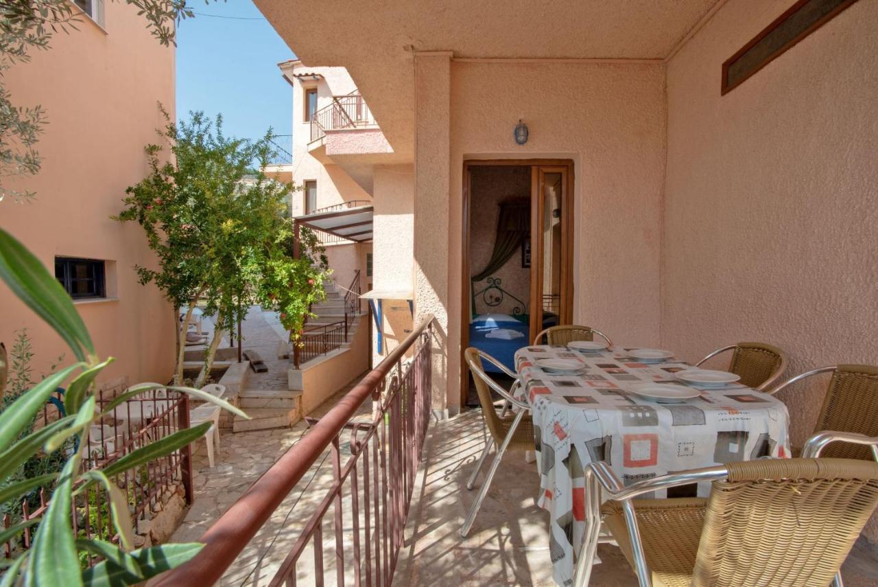 Kleoni Club Apartments Tolón Dış mekan fotoğraf