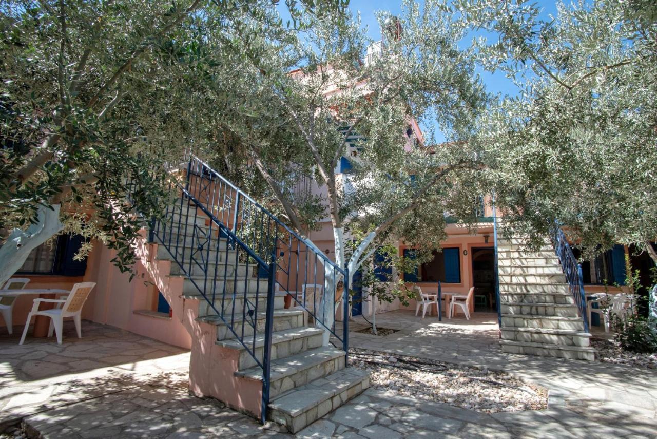 Kleoni Club Apartments Tolón Dış mekan fotoğraf